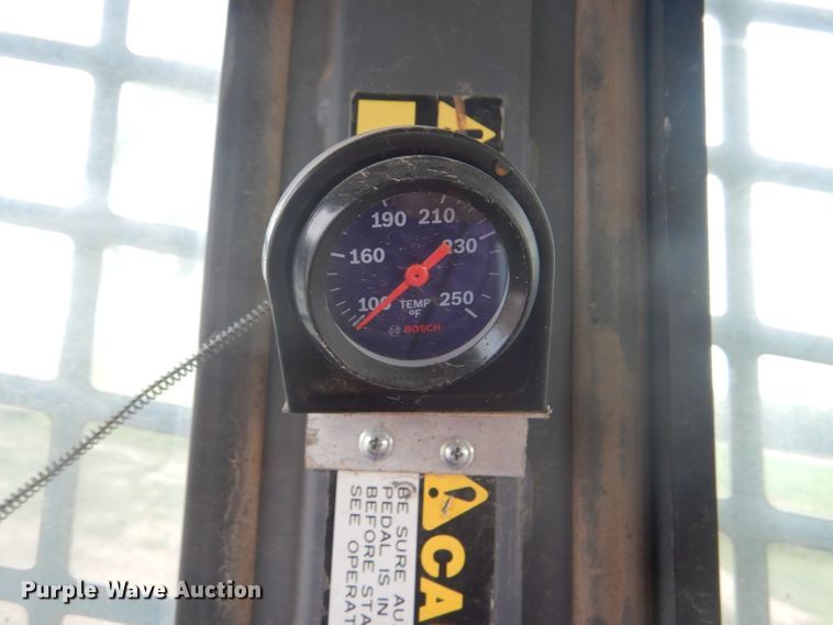 image for item FG9779 2004 Takeuchi TL150 skid steer