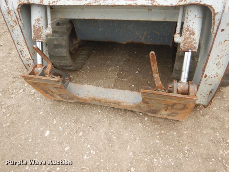 image for item FG9779 2004 Takeuchi TL150 skid steer