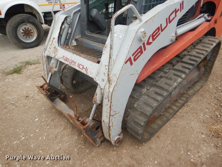image for item FG9779 2004 Takeuchi TL150 skid steer
