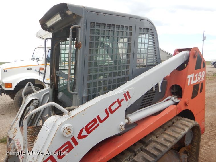 image for item FG9779 2004 Takeuchi TL150 skid steer