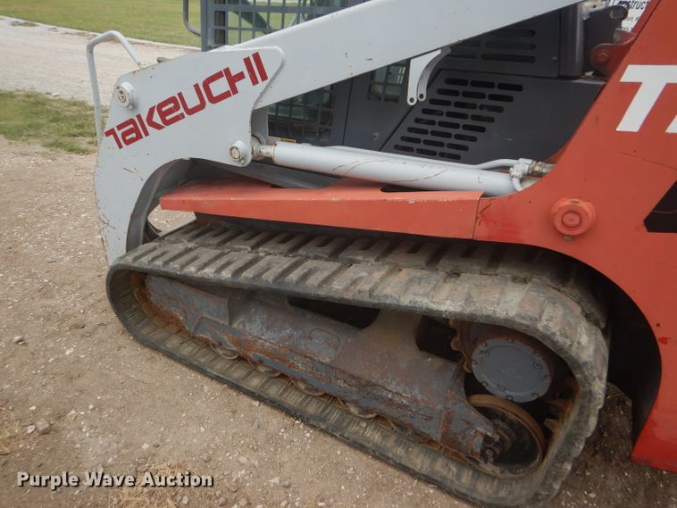 image for item FG9779 2004 Takeuchi TL150 skid steer