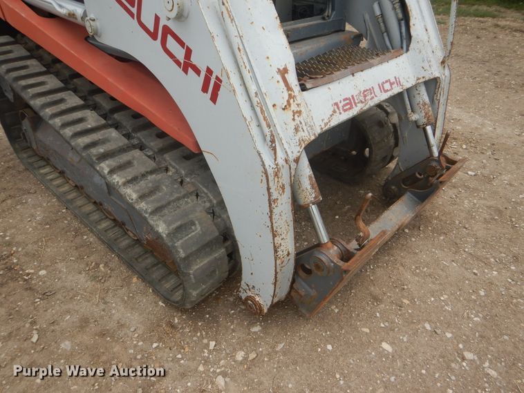 image for item FG9779 2004 Takeuchi TL150 skid steer