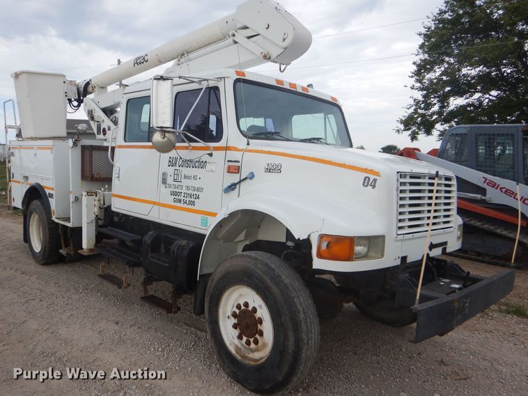 image for item FG9781 1999 International 4800 Crew Cab bucket truck