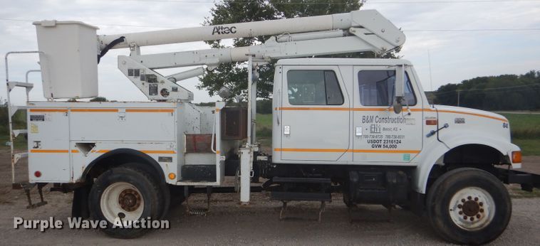 image for item FG9781 1999 International 4800 Crew Cab bucket truck