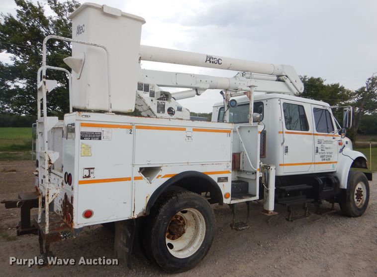 image for item FG9781 1999 International 4800 Crew Cab bucket truck
