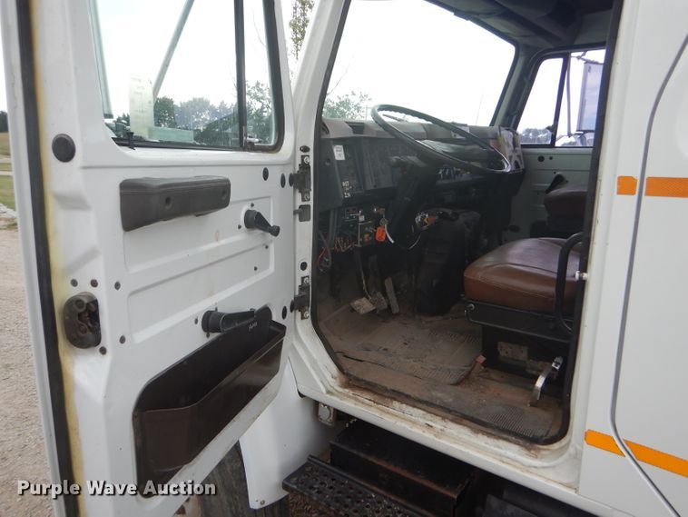 image for item FG9781 1999 International 4800 Crew Cab bucket truck