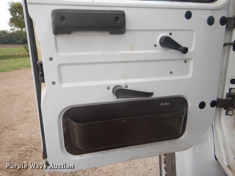 image for item FG9781 1999 International 4800 Crew Cab bucket truck