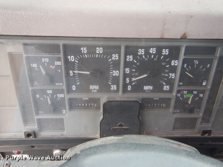 image for item FG9781 1999 International 4800 Crew Cab bucket truck