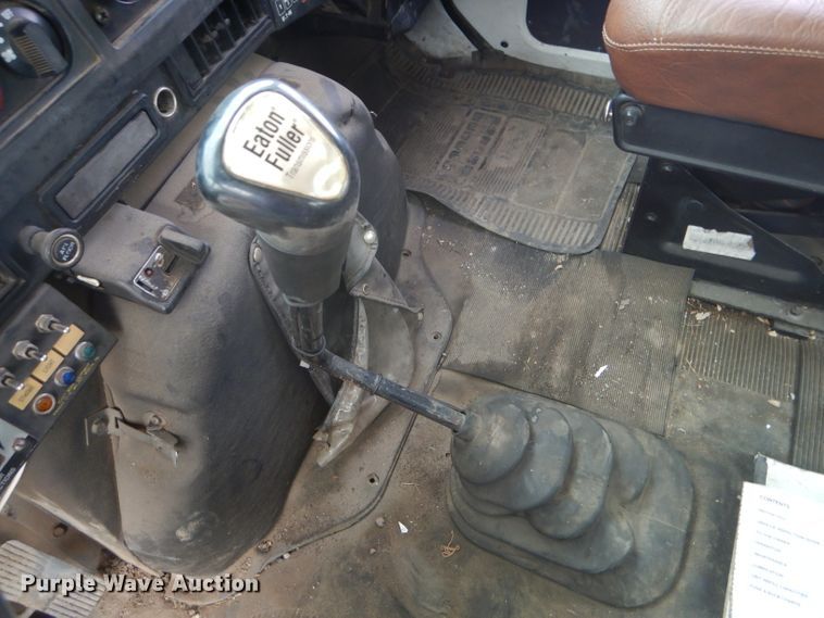 image for item FG9781 1999 International 4800 Crew Cab bucket truck