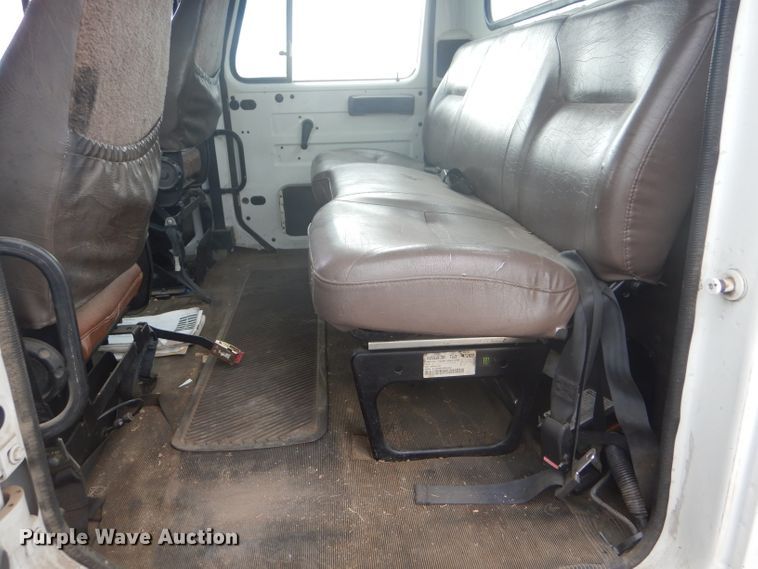 image for item FG9781 1999 International 4800 Crew Cab bucket truck