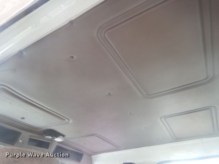 image for item FG9781 1999 International 4800 Crew Cab bucket truck