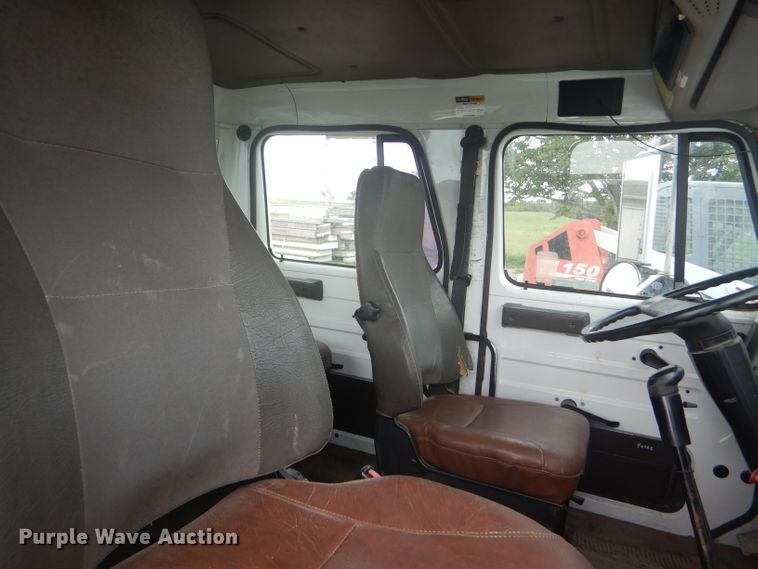 image for item FG9781 1999 International 4800 Crew Cab bucket truck