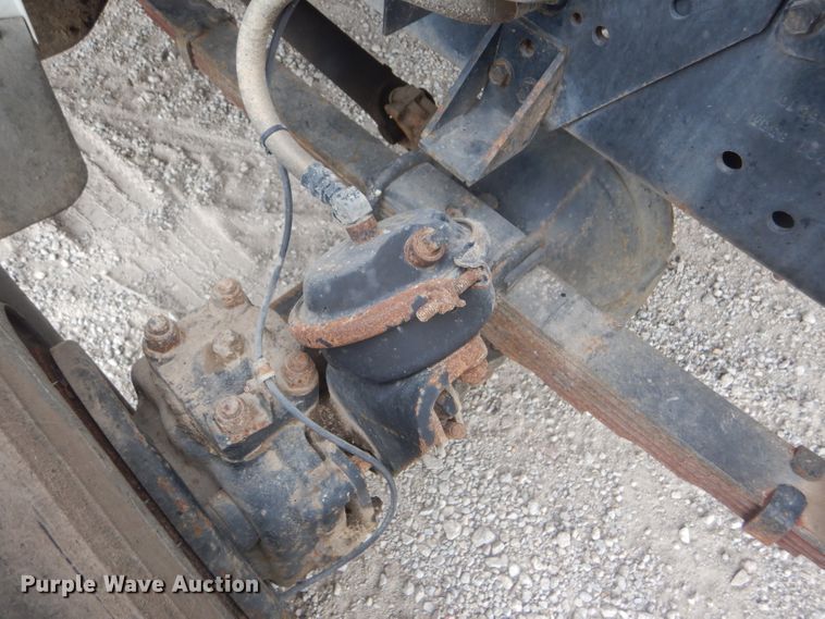 image for item FG9781 1999 International 4800 Crew Cab bucket truck