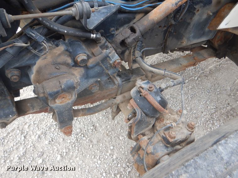 image for item FG9781 1999 International 4800 Crew Cab bucket truck