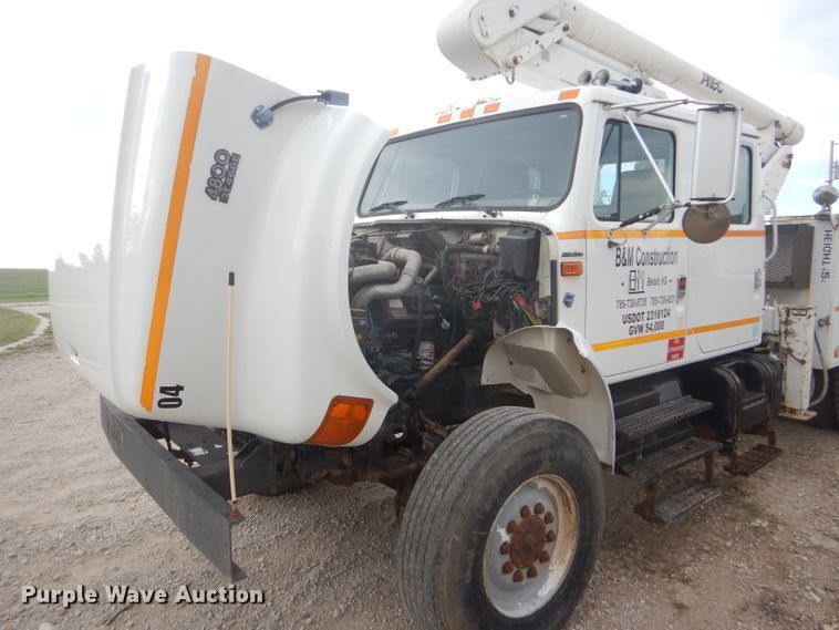 image for item FG9781 1999 International 4800 Crew Cab bucket truck