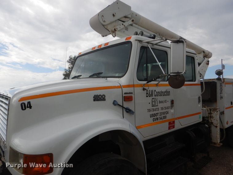 image for item FG9781 1999 International 4800 Crew Cab bucket truck