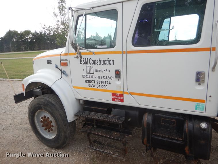 image for item FG9781 1999 International 4800 Crew Cab bucket truck
