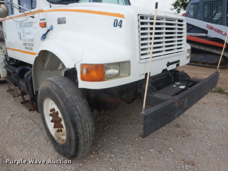image for item FG9781 1999 International 4800 Crew Cab bucket truck