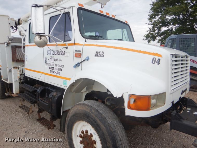 image for item FG9781 1999 International 4800 Crew Cab bucket truck