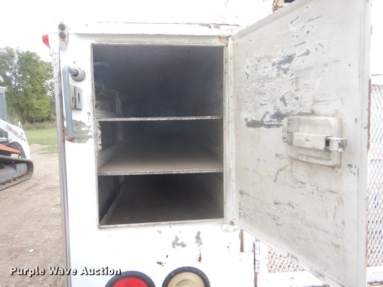 image for item FG9781 1999 International 4800 Crew Cab bucket truck