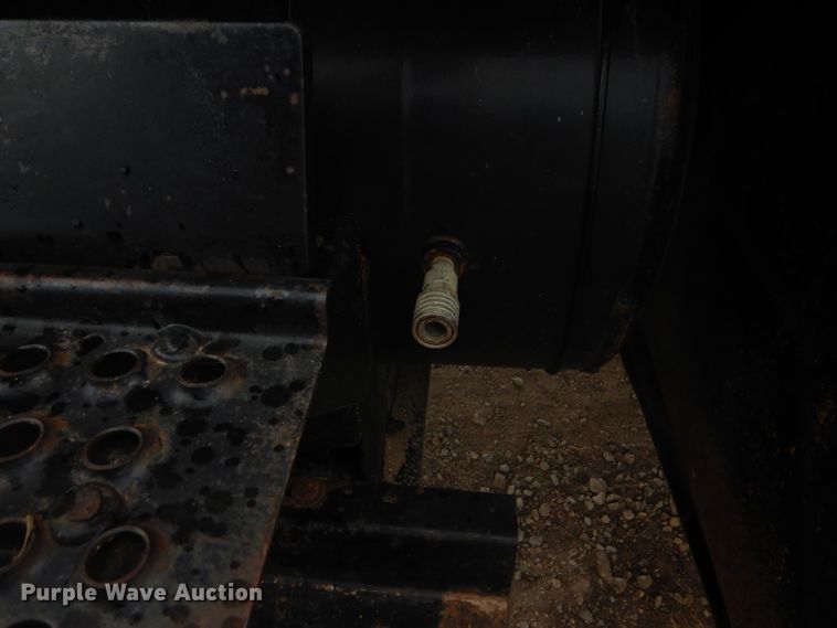 image for item FG9781 1999 International 4800 Crew Cab bucket truck