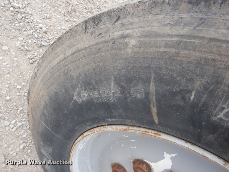 image for item FG9781 1999 International 4800 Crew Cab bucket truck