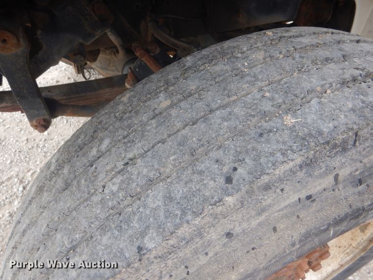 image for item FG9781 1999 International 4800 Crew Cab bucket truck