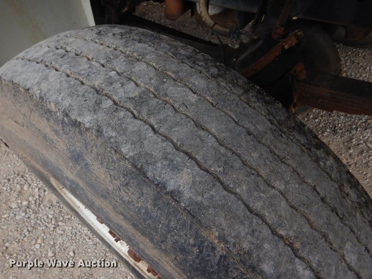 image for item FG9781 1999 International 4800 Crew Cab bucket truck