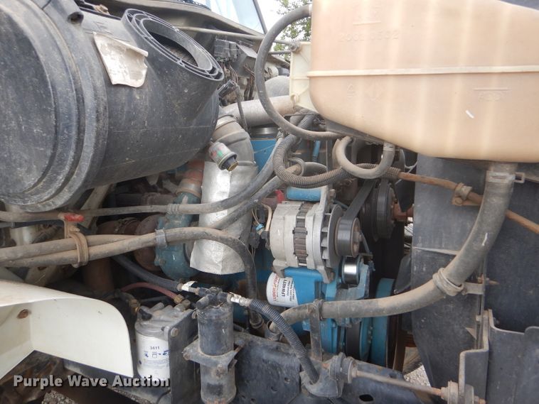 image for item FG9781 1999 International 4800 Crew Cab bucket truck