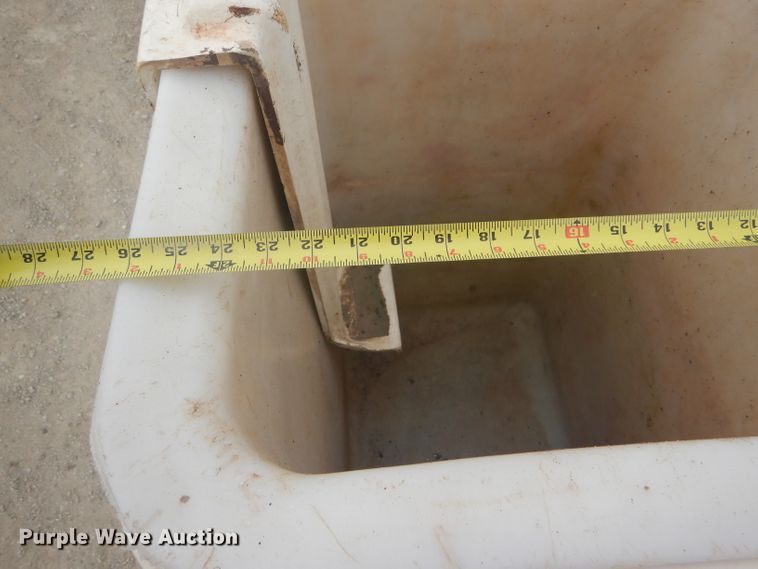 image for item FG9781 1999 International 4800 Crew Cab bucket truck