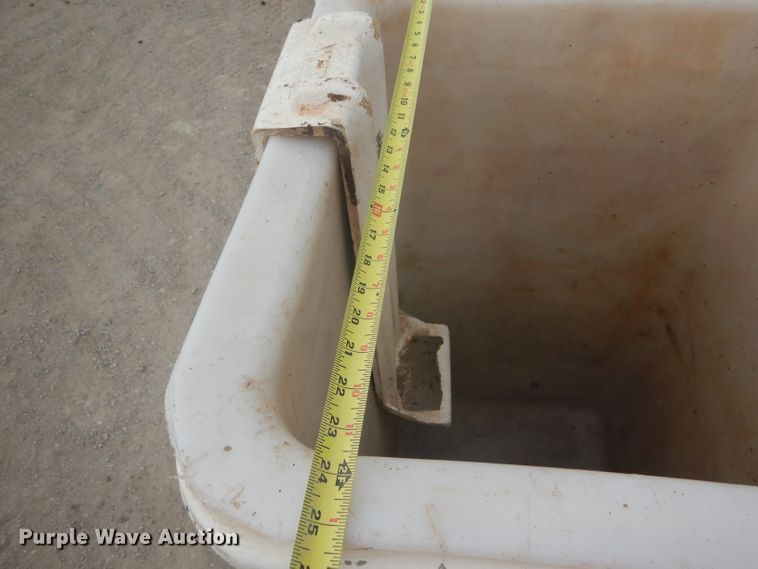 image for item FG9781 1999 International 4800 Crew Cab bucket truck