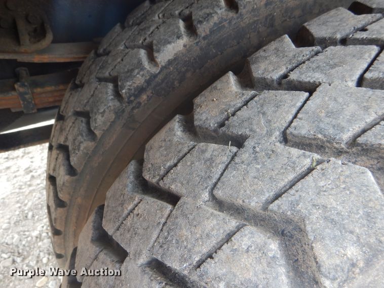 image for item FG9781 1999 International 4800 Crew Cab bucket truck