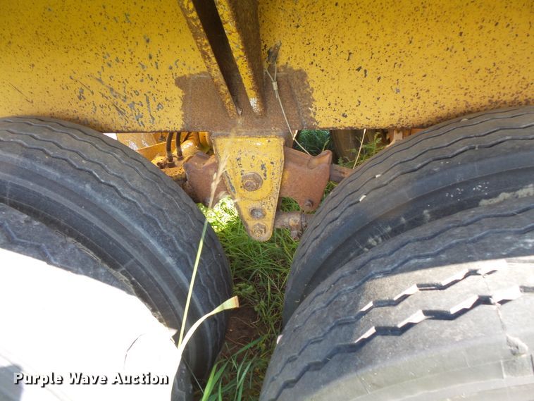 image for item FU9389 1998 Midland MG42CLAM bottom dump trailer