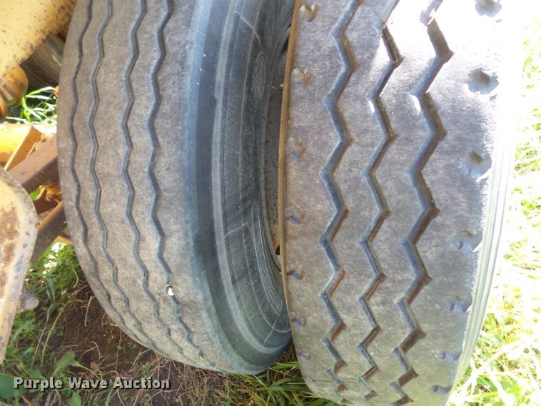 image for item FU9389 1998 Midland MG42CLAM bottom dump trailer