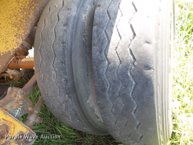 image for item FU9389 1998 Midland MG42CLAM bottom dump trailer