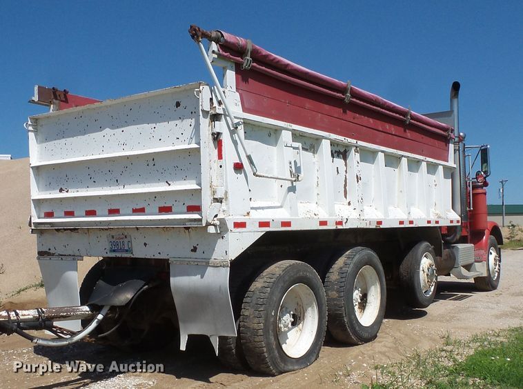 image for item FU9394 1987 Freightliner FLC dump truck