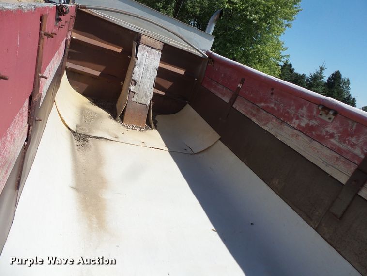 image for item FU9394 1987 Freightliner FLC dump truck