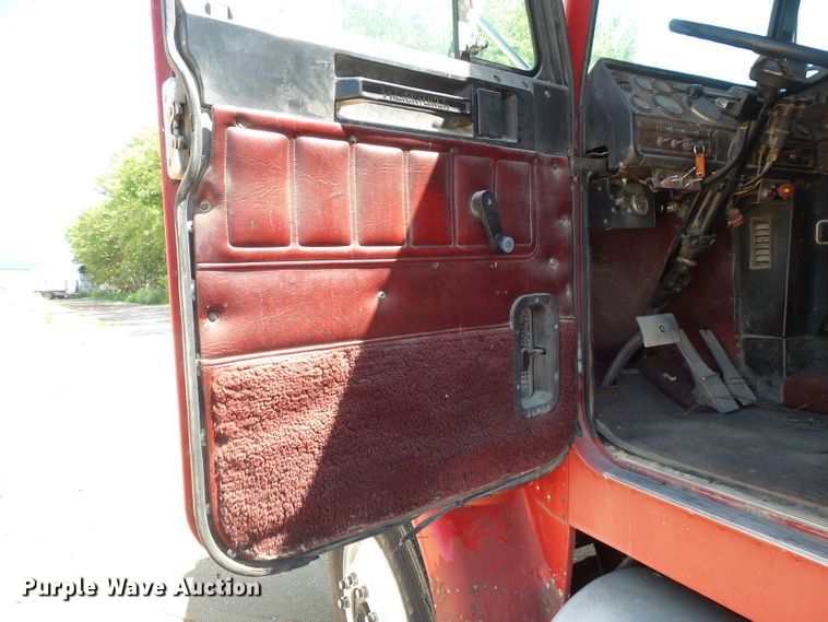 image for item FU9394 1987 Freightliner FLC dump truck