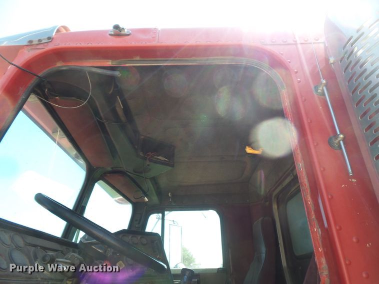 image for item FU9394 1987 Freightliner FLC dump truck