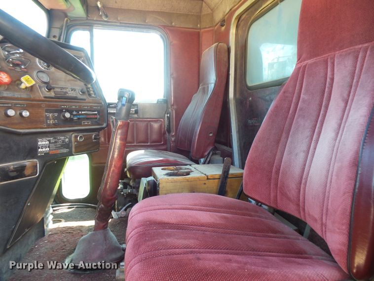 image for item FU9394 1987 Freightliner FLC dump truck