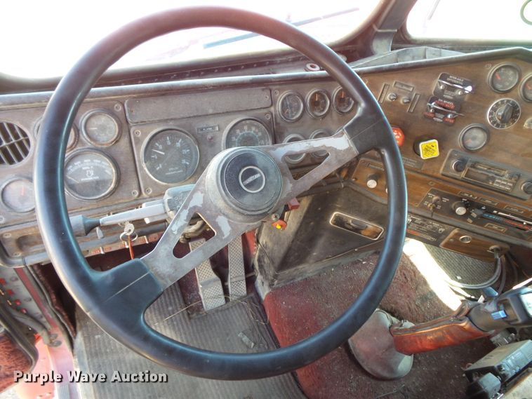 image for item FU9394 1987 Freightliner FLC dump truck