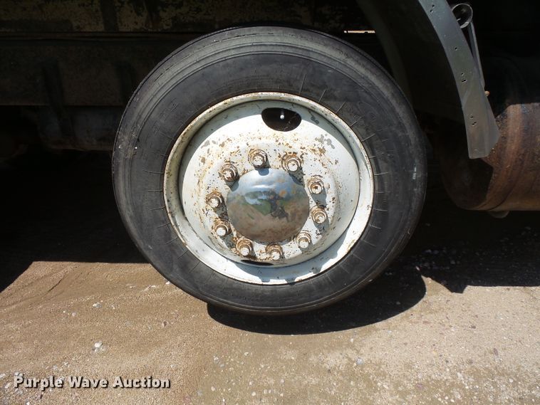 image for item FU9394 1987 Freightliner FLC dump truck