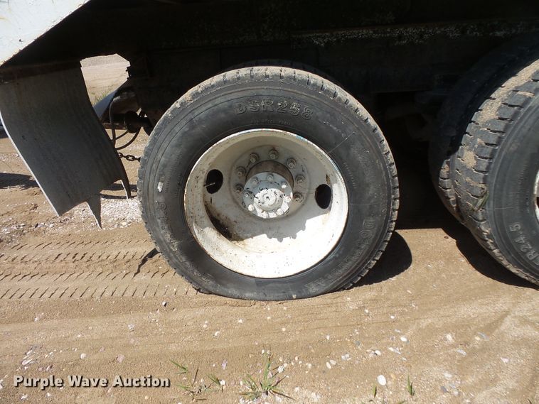 image for item FU9394 1987 Freightliner FLC dump truck