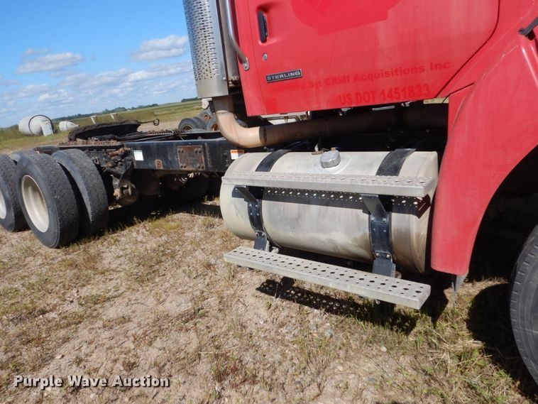 image for item FU9412 2007 Sterling L-Line semi truck