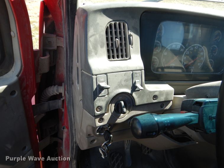 image for item FU9412 2007 Sterling L-Line semi truck