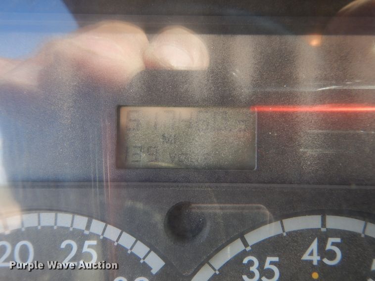 image for item FU9412 2007 Sterling L-Line semi truck