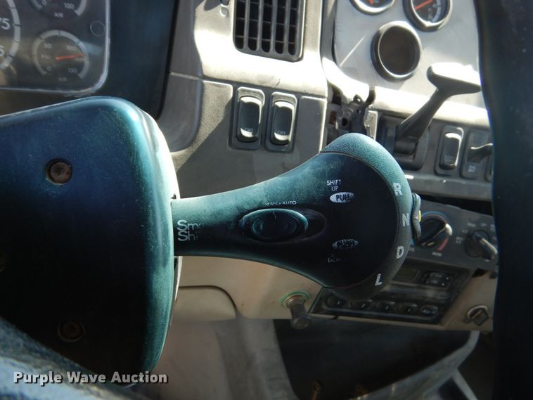 image for item FU9412 2007 Sterling L-Line semi truck