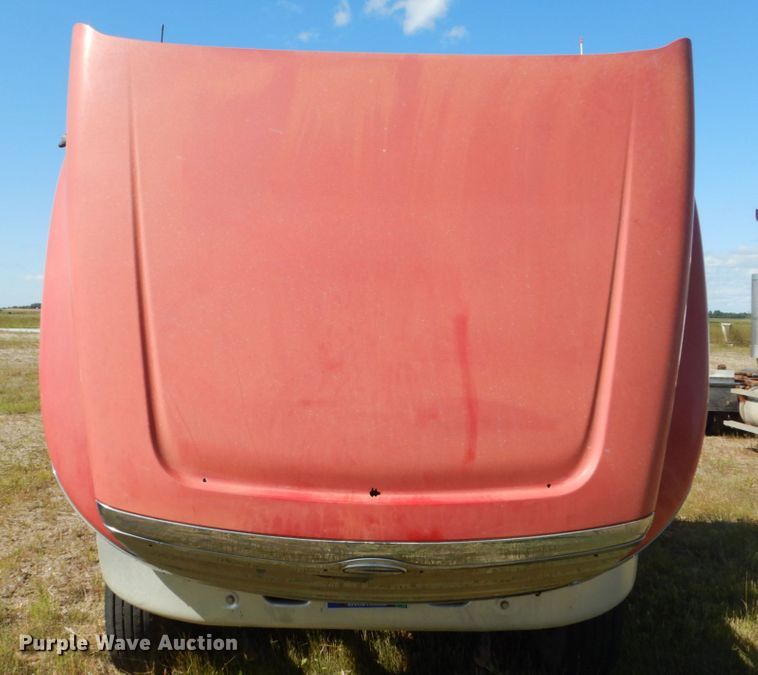 image for item FU9412 2007 Sterling L-Line semi truck