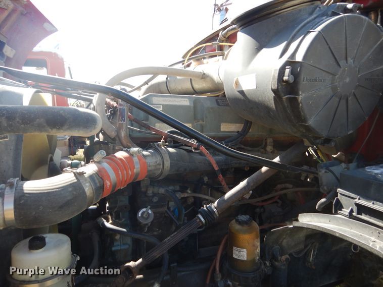 image for item FU9412 2007 Sterling L-Line semi truck