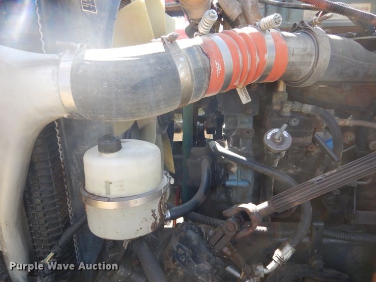 image for item FU9412 2007 Sterling L-Line semi truck